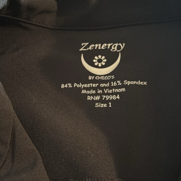 Chico’s Zenergy Sporty Black Tech Vest Sz 1/M Full Zip Pockets Golf Country Club - Picture 5 of 6
